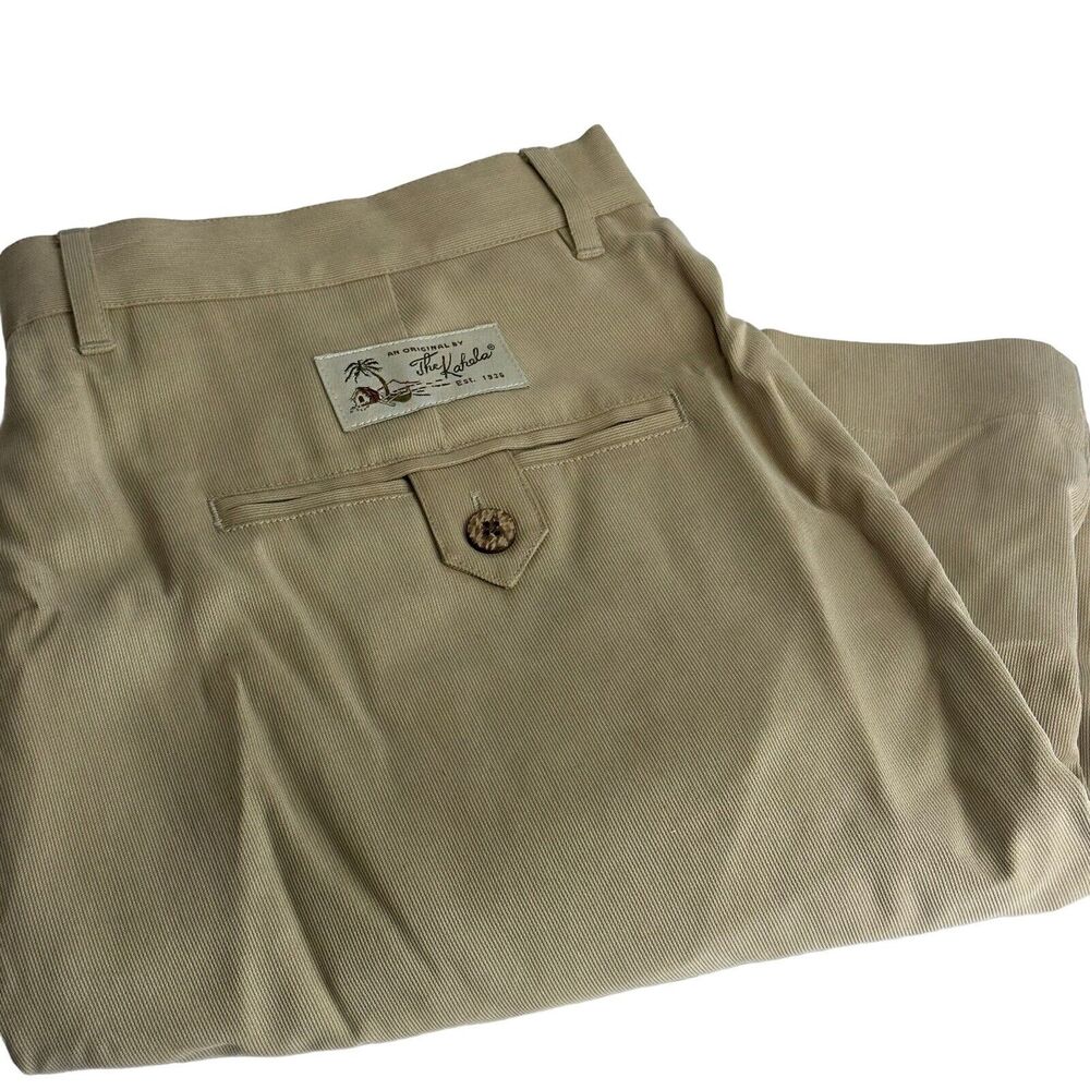 the kahala pleated tan tencel silk shorts Size 33